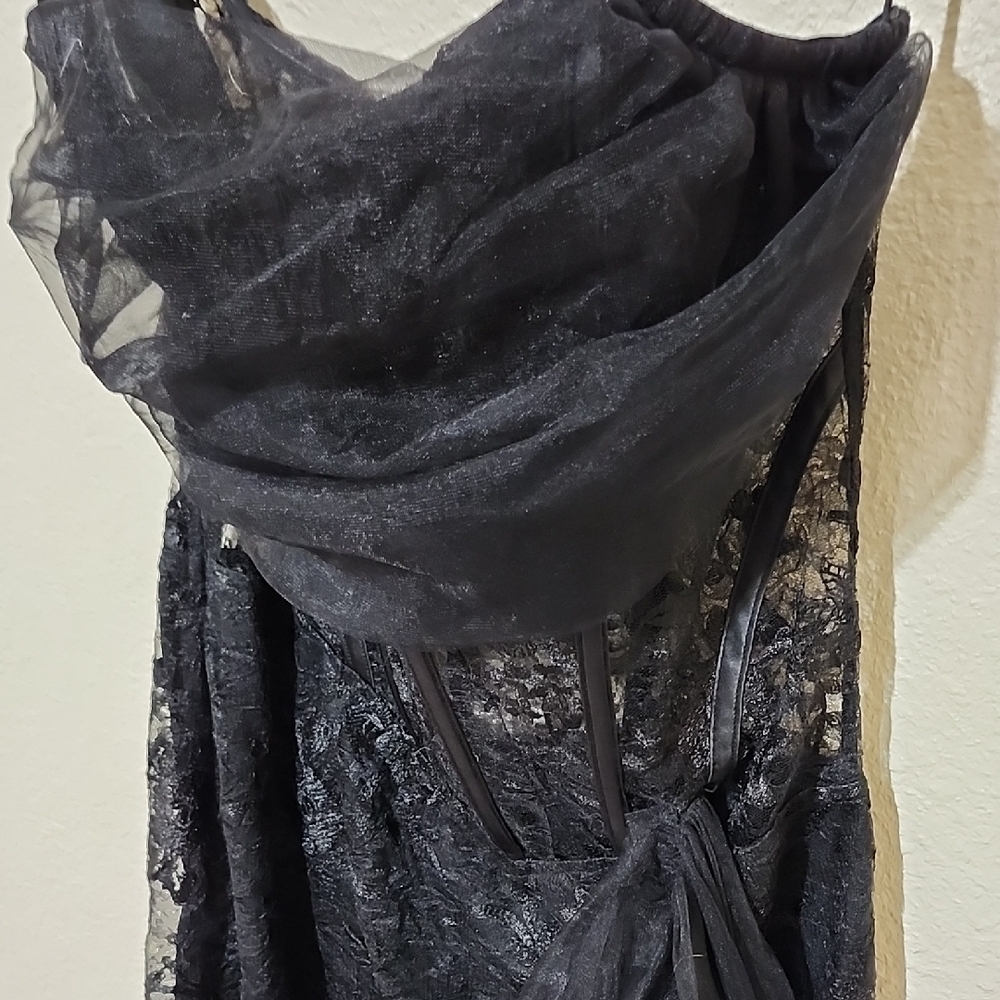 Elegant Black Mini Dress - Picture 3 of 16